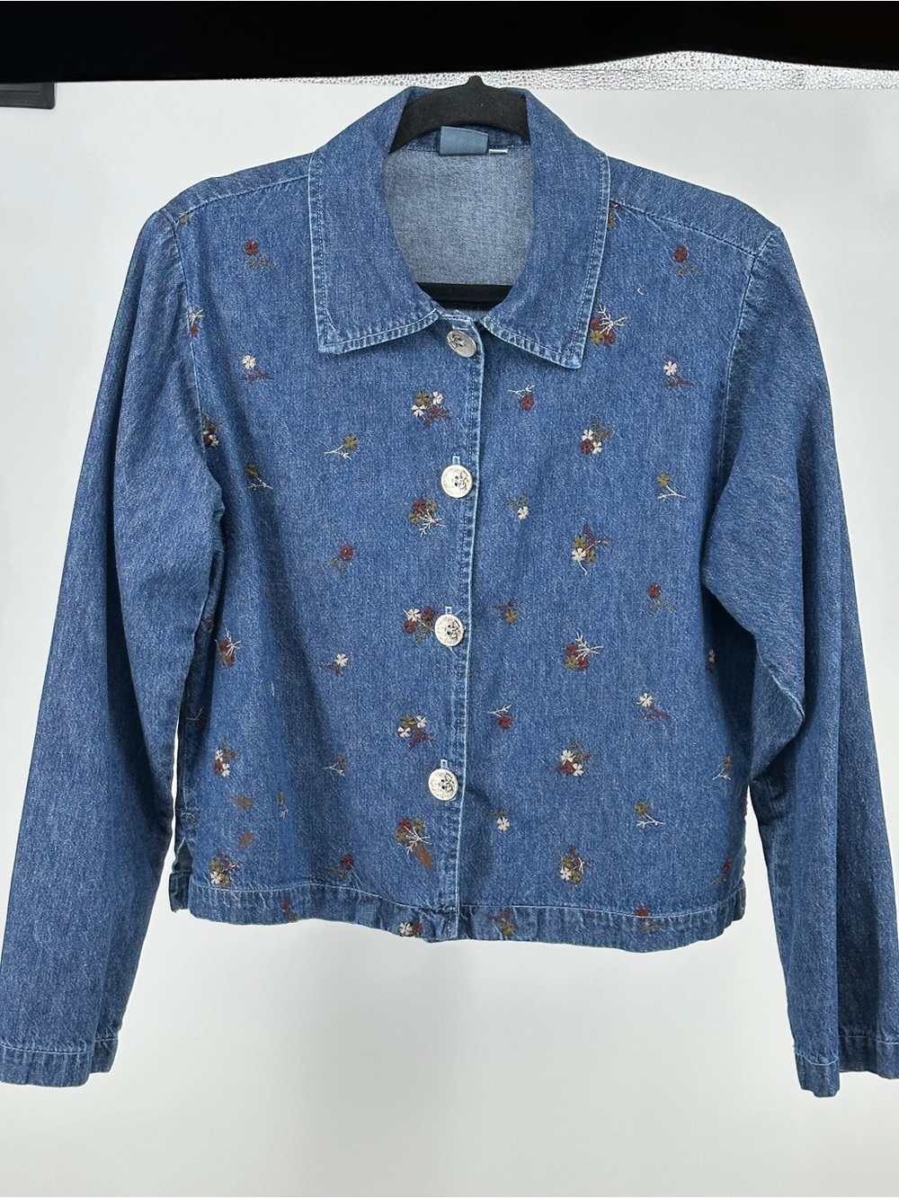 Vintage Women’s Medium Embroidered Floral Blue Denim Shirt Cottagecore